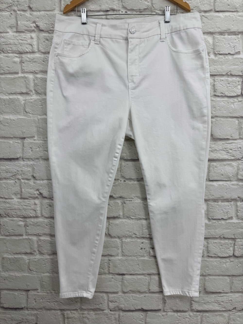 Melissa McCarthy Seven7 Pencil Pants White Size 20 Slimming Stretch Classic